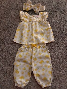 Wonder Nation Yellow Lemon Print Outfit with Matching Bow